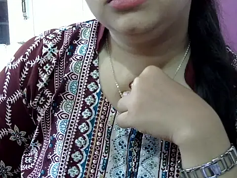 Cute Aliyaa online show from 04-22-26, 12:34