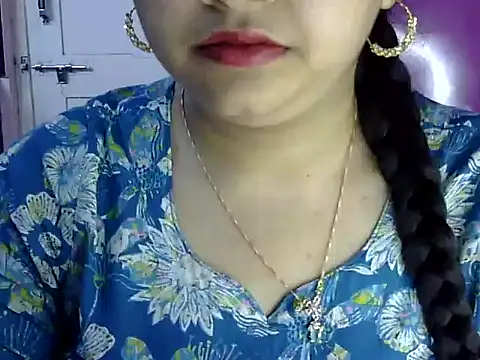 Snapshot of Cute_Aliyaa chatting on 06-22-26, 01:08 Cute Aliyaa online show from 06-22-26, 01:08