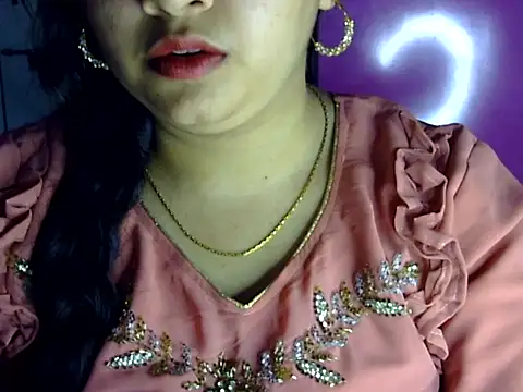Snapshot of Cute_Aliyaa chatting on 07-10-26, 01:33 Cute Aliyaa online show from 07-10-26, 01:33