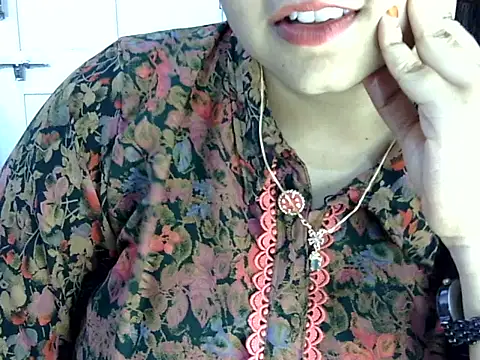 Snapshot of Cute_Aliyaa chatting on 06-13-26, 02:26 Cute Aliyaa online show from 06-13-26, 02:26
