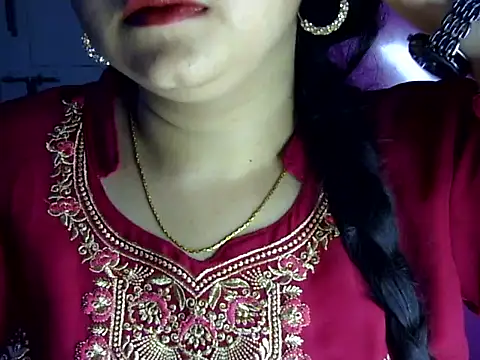 Snapshot of Cute_Aliyaa chatting on 07-12-26, 01:23 Cute Aliyaa online show from 07-12-26, 01:23