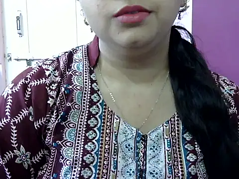 Cute Aliyaa online show from 05-02-26, 09:47