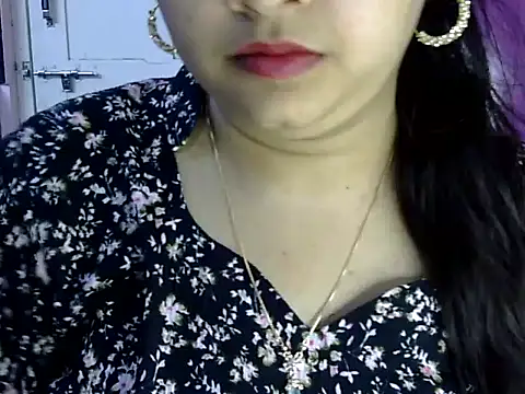 Snapshot of Cute_Aliyaa chatting on 06-23-26, 01:20 Cute Aliyaa online show from 06-23-26, 01:20