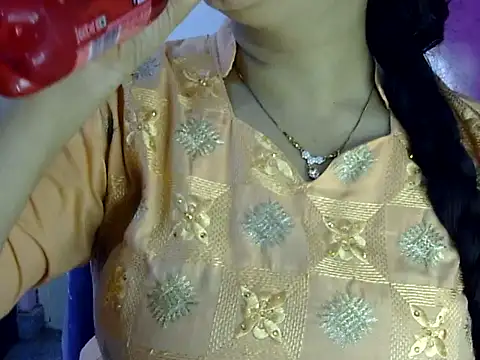 Cute Aliyaa online show from 05-22-26, 12:25