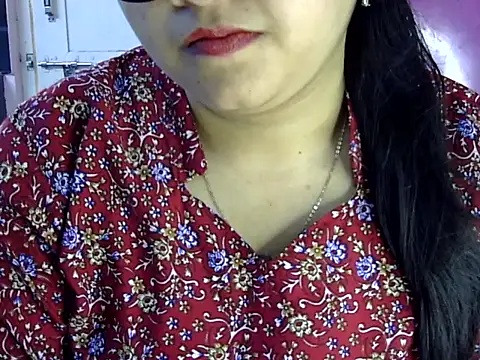 Snapshot of Cute_Aliyaa chatting on 06-02-26, 12:16 Cute Aliyaa online show from 06-02-26, 12:16
