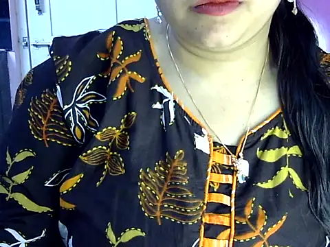 Snapshot of Cute_Aliyaa chatting on 06-07-26, 01:38 Cute Aliyaa online show from 06-07-26, 01:38