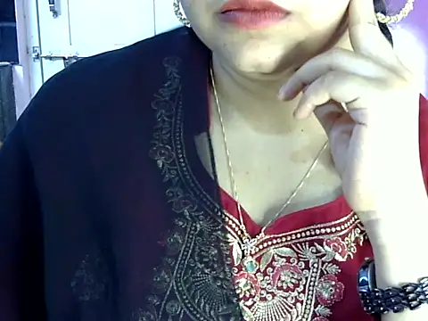 Snapshot of Cute_Aliyaa chatting on 06-27-26, 01:28 Cute Aliyaa online show from 06-27-26, 01:28