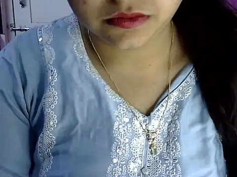 Snapshot of Cute_Aliyaa chatting on 06-04-26, 01:38 Cute Aliyaa online show from 06-04-26, 01:38
