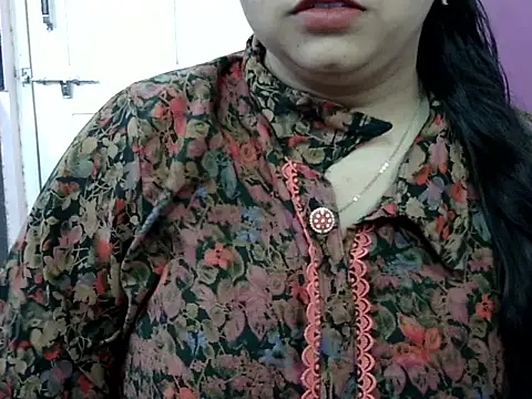 Cute Aliyaa online show from 05-20-26, 02:03