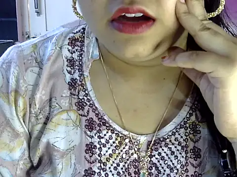 Snapshot of Cute_Aliyaa chatting on 06-21-26, 11:05 Cute Aliyaa online show from 06-21-26, 11:05