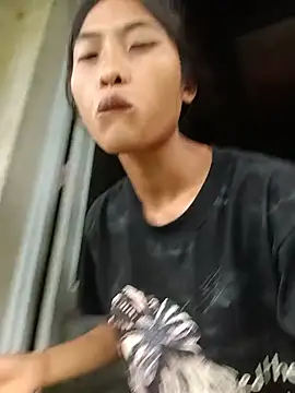 Snapshot of Hoa-tuylip chatting on 07-18-26, 12:41 Hoa-tuylip online show from 07-18-26, 12:41