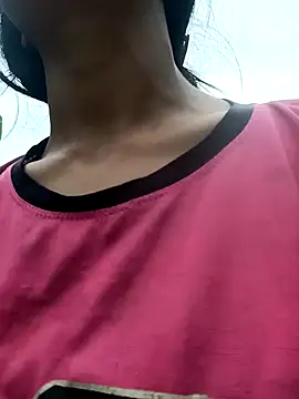 Snapshot of Hoa-tuylip chatting on 06-19-26, 01:44 Hoa-tuylip online show from 06-19-26, 01:44