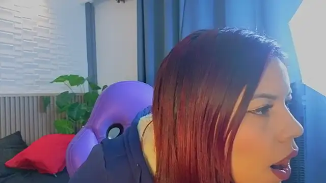 Snapshot of Milena_lawson chatting on 02-19-26, 01:19 Milena lawson online show from 02-19-26, 01:19