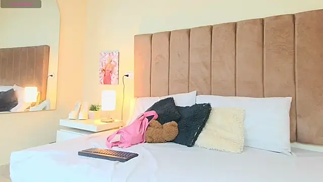 LANA LARSEN online show from 04-02-26, 11:50