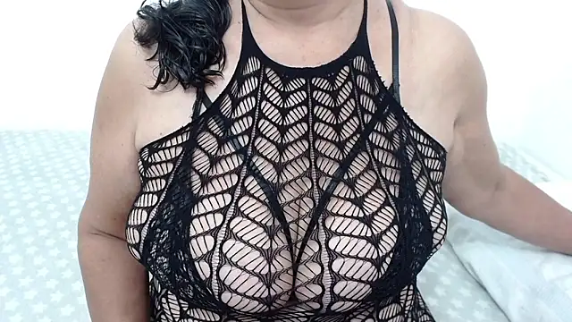 Snapshot of ElizabethMiler chatting on 06-29-26, 04:07 ElizabethMiler online show from 06-29-26, 04:07