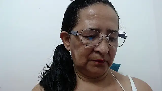 Snapshot of ElizabethMiler chatting on 07-10-26, 01:16 ElizabethMiler online show from 07-10-26, 01:16