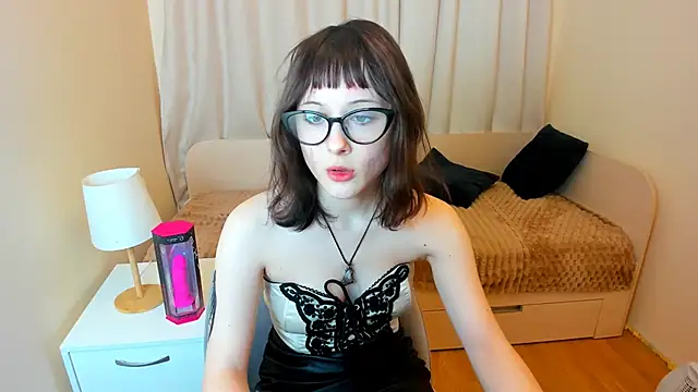 Snapshot of Sunny_Girl_X chatting on 02-07-26, 01:19 Sunny Girl X online show from 02-07-26, 01:19