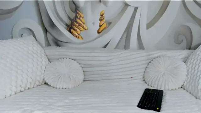 JessicaLee25 online show from 04-06-26, 12:06