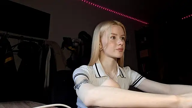 ChongTreece online show from 02-07-26, 06:21