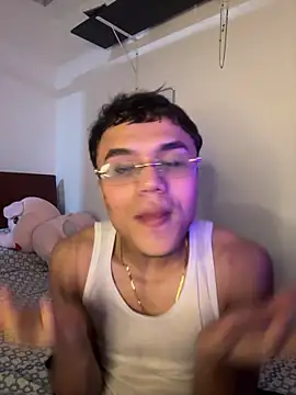 CreamKingg online show from 04-08-26, 01:29