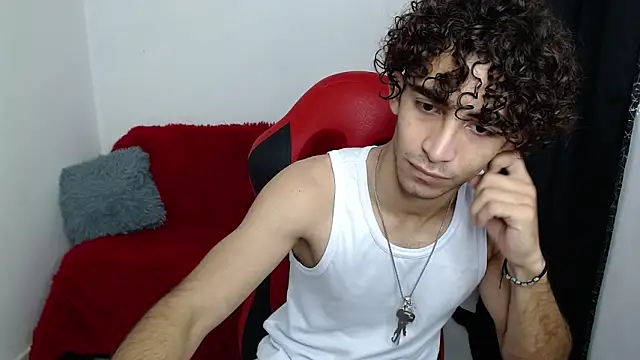 Snapshot of Caius_fox chatting on 02-07-26, 11:18 Caius fox online show from 02-07-26, 11:18