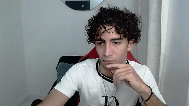 Snapshot of Caius_fox chatting on 02-04-26, 10:54 Caius fox online show from 02-04-26, 10:54