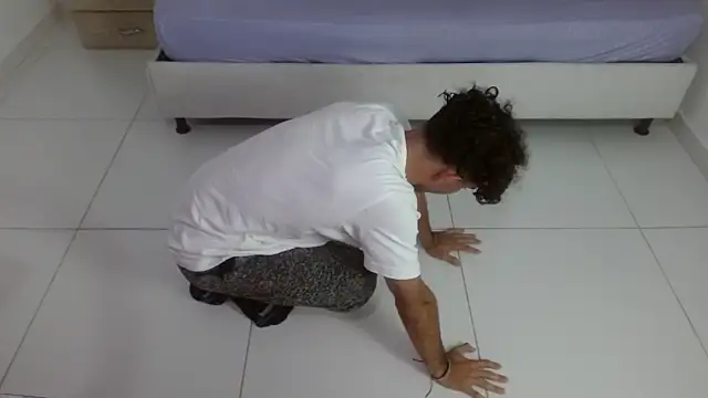 Snapshot of Caius_fox chatting on 02-22-26, 11:23 Caius fox online show from 02-22-26, 11:23