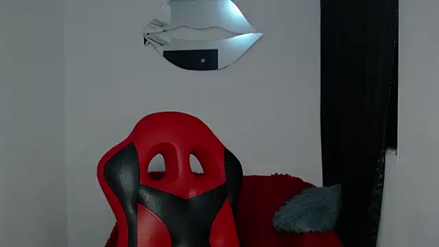 Snapshot of Caius_fox chatting on 02-05-26, 11:06 Caius fox online show from 02-05-26, 11:06