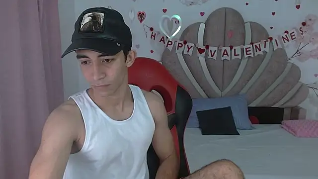 Snapshot of Caius_fox chatting on 02-19-26, 11:18 Caius fox online show from 02-19-26, 11:18