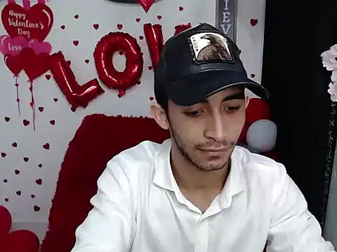 Snapshot of Caius_fox chatting on 02-15-26, 05:01 Caius fox online show from 02-15-26, 05:01