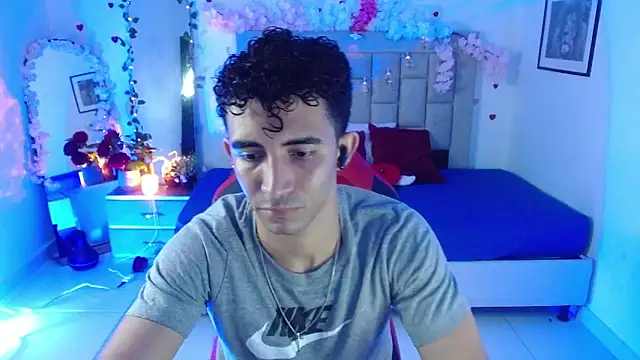 Caius fox online show from 04-07-26, 11:23