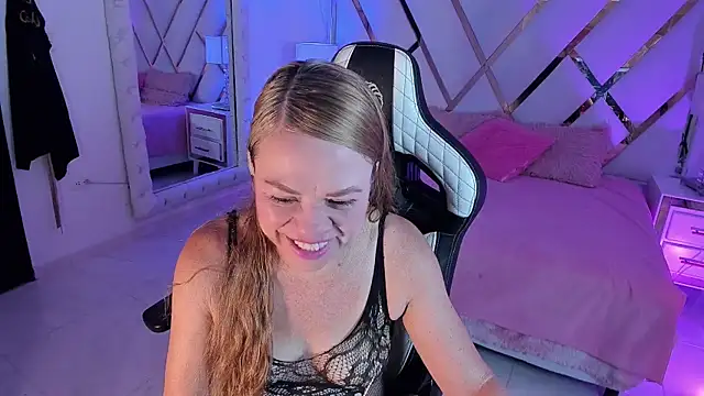 alicee  mature online show from 05-17-26, 04:56