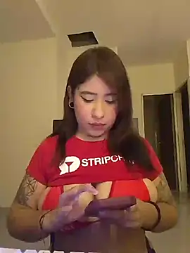 Helll girll online show from 05-10-26, 04:16