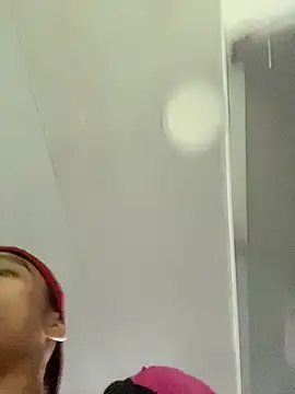 Snapshot of Dominik_Souza chatting on 02-14-26, 12:38 Dominik Souza online show from 02-14-26, 12:38