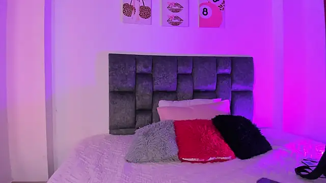 Isabella Moon9 online show from 03-26-26, 12:14