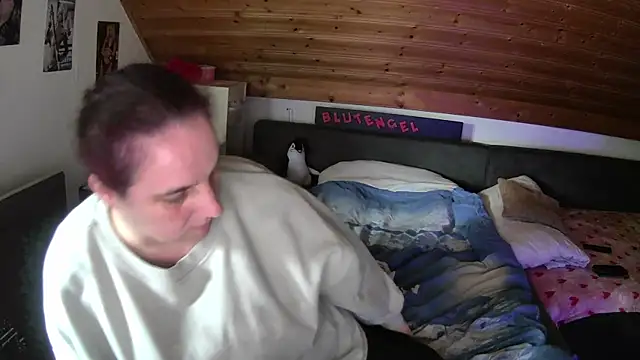 Snapshot of Blutengel_42 chatting on 02-25-26, 08:58 Blutengel 42 online show from 02-25-26, 08:58