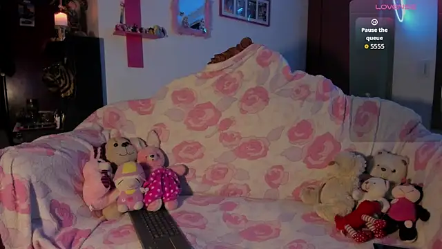 Rebecahart online show from 02-17-26, 01:36