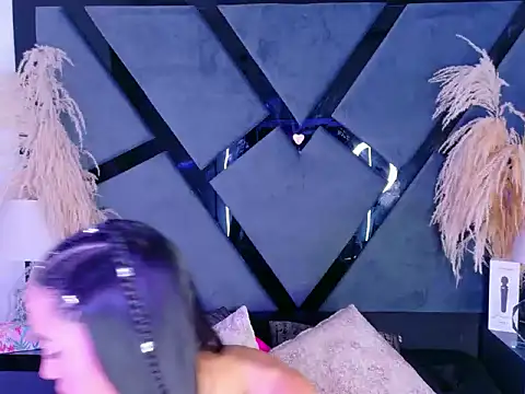 KylieWhitee online show from 03-18-26, 01:24