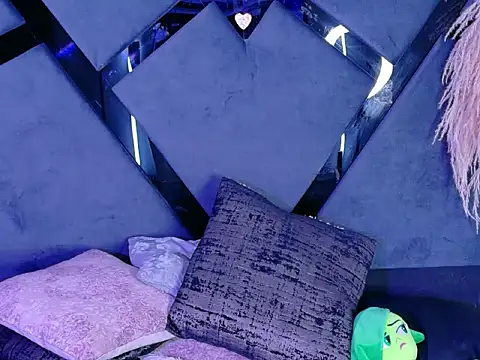 KylieWhitee online show from 03-21-26, 01:51