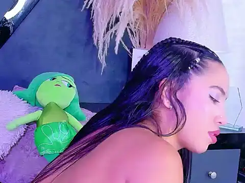 KylieWhitee online show from 03-20-26, 01:23