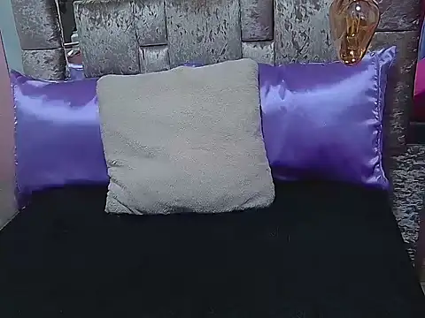 thyara noa online show from 02-17-26, 07:11