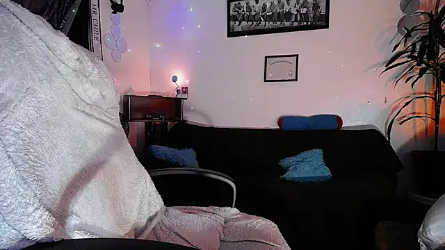 tiancam online show from 04-17-26, 04:04