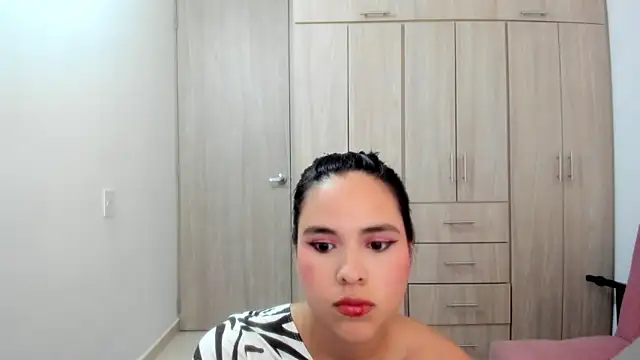 Hannakitten77 online show from 02-05-26, 10:38