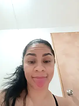 Snapshot of luna_pinky chatting on 02-24-26, 06:42 luna pinky online show from 02-24-26, 06:42