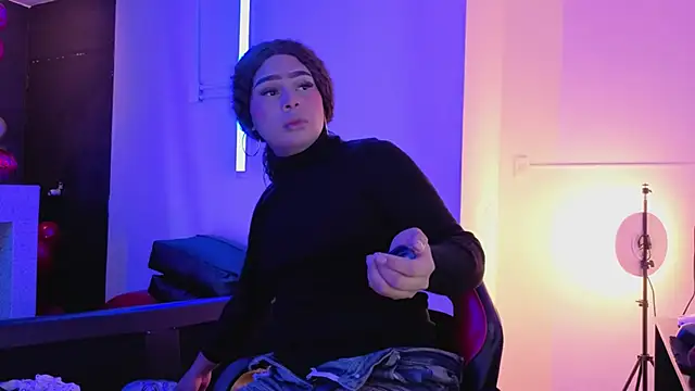 Snapshot of megara_hott chatting on 02-09-26, 02:48 megara hott online show from 02-09-26, 02:48