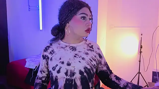 Snapshot of megara_hott chatting on 02-10-26, 08:19 megara hott online show from 02-10-26, 08:19