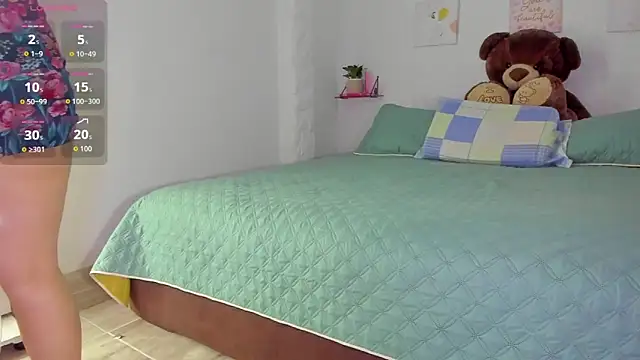 Snapshot of Alessandra_01 chatting on 02-06-26, 11:06 Alessandra 01 online show from 02-06-26, 11:06