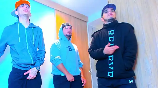 Snapshot of TheBatMansion chatting on 02-15-26, 06:03 TheBatMansion online show from 02-15-26, 06:03