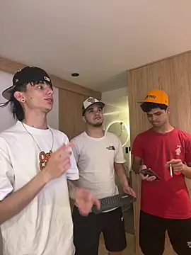 Snapshot of TheBatMansion chatting on 03-03-26, 05:14 TheBatMansion online show from 03-03-26, 05:14