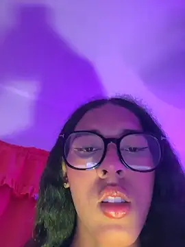 Snapshot of mariana_doll2 chatting on 02-14-26, 12:33 mariana doll2 online show from 02-14-26, 12:33